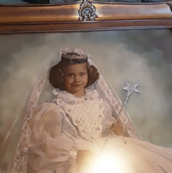 This is painted portrait Christmas/Halloween Girl - Picture 2 of 12